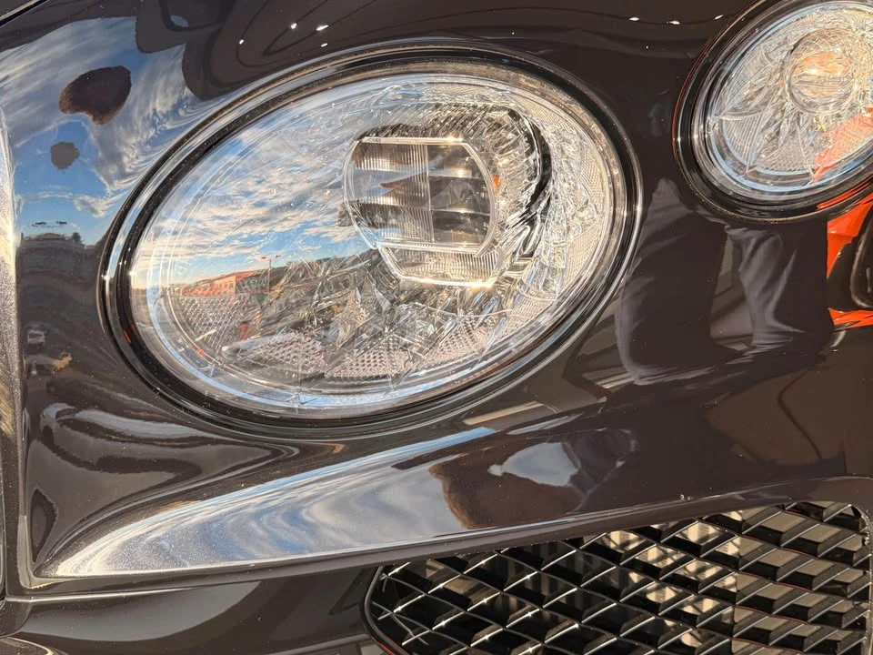2025 Bentley Bentayga - Image 2 of 7