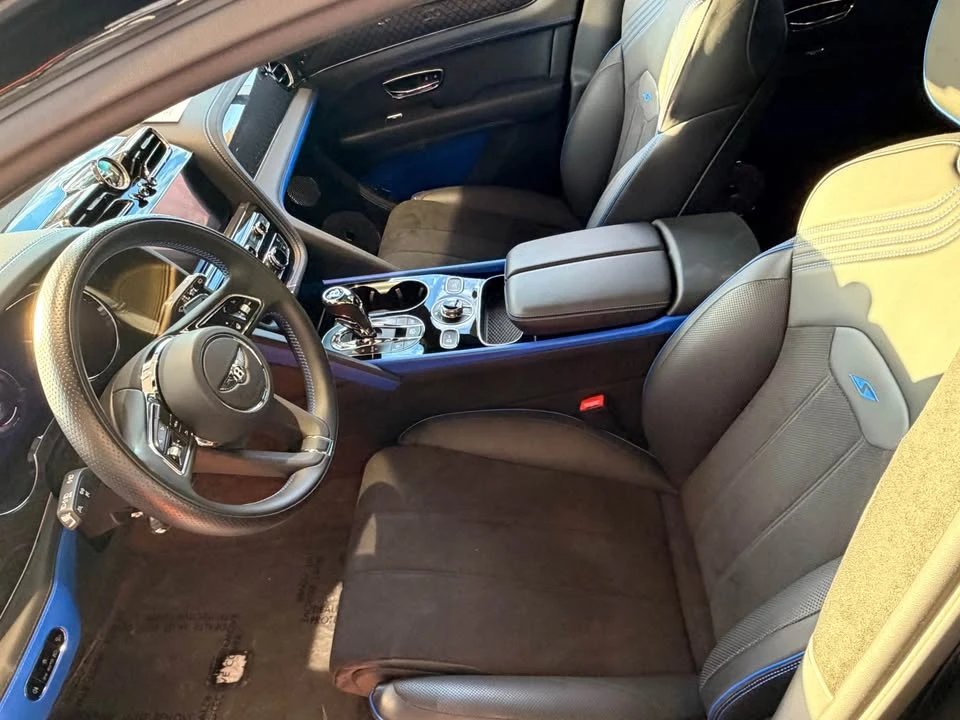 2025 Bentley Bentayga - Image 4 of 7