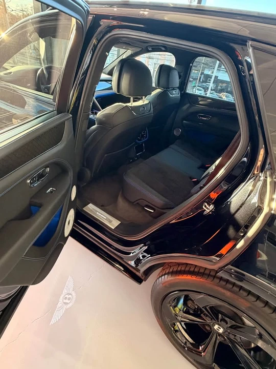 2025 Bentley Bentayga - Image 5 of 7