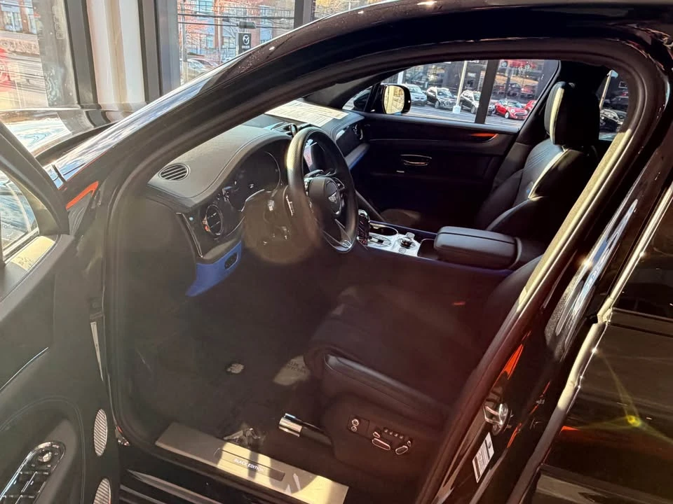 2025 Bentley Bentayga - Image 3 of 7