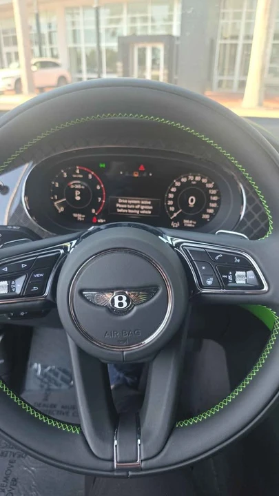 2025 Bentley Bentayga - Image 8 of 12