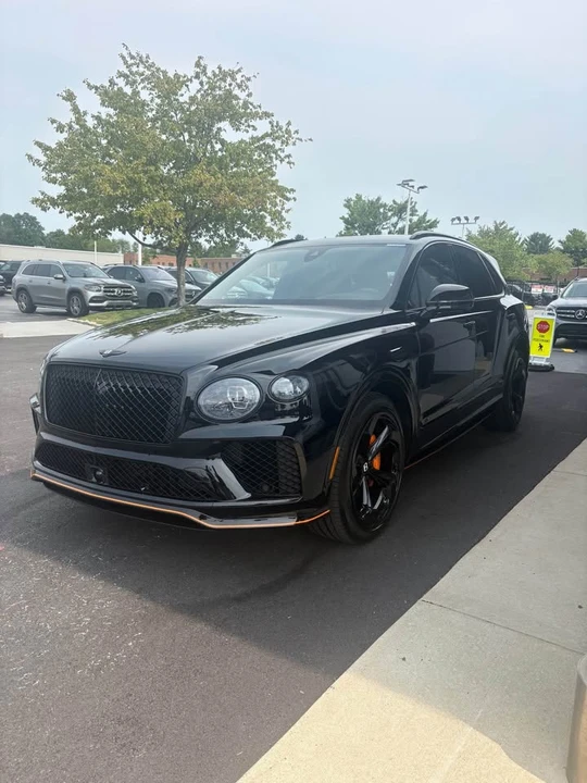 2025 Bentley Bentayga - Image 2 of 12