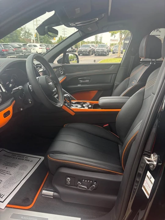 2025 Bentley Bentayga - Image 6 of 12