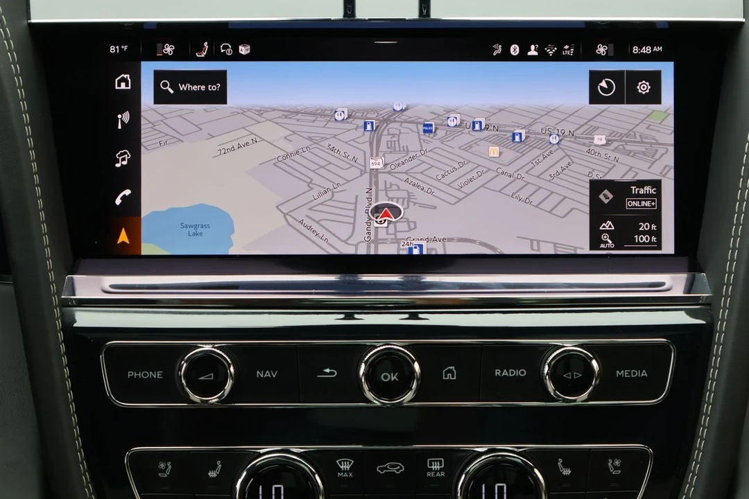 2025 Bentley Bentayga - Image 19 of 31