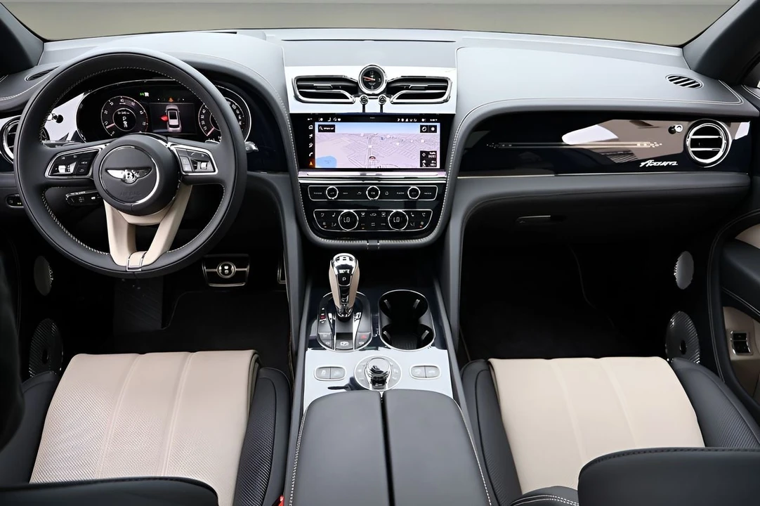2025 Bentley Bentayga - Image 4 of 31