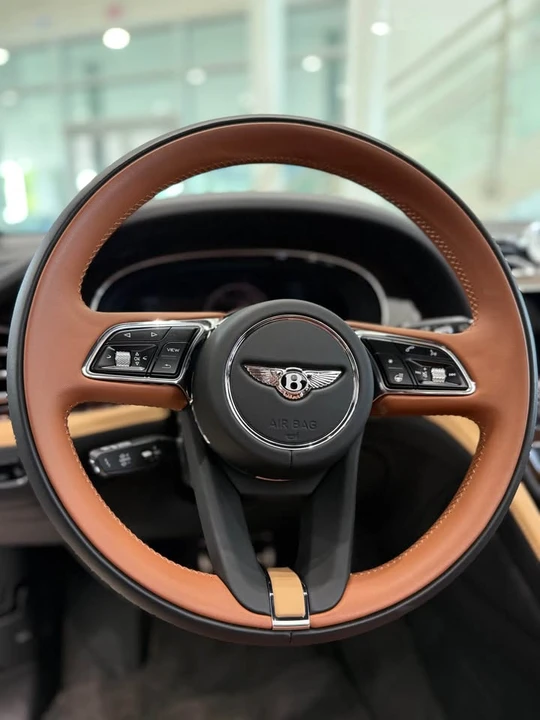 2025 Bentley Bentayga Mulliner - Image 4 of 5