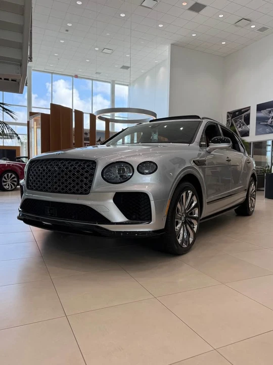 2025 Bentley Bentayga Mulliner - Image 5 of 5