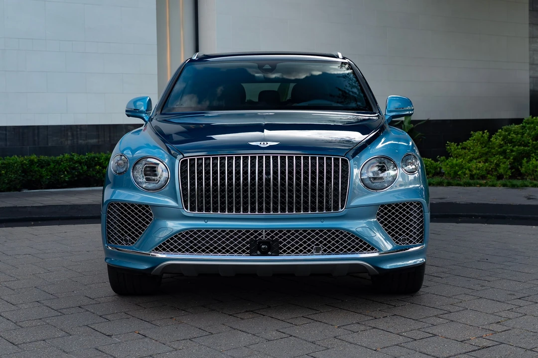 2025 Bentley Bentayga - Image 12 of 22