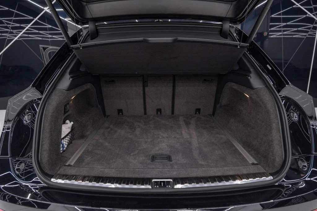 2025 Bentley Bentayga - Image 10 of 21