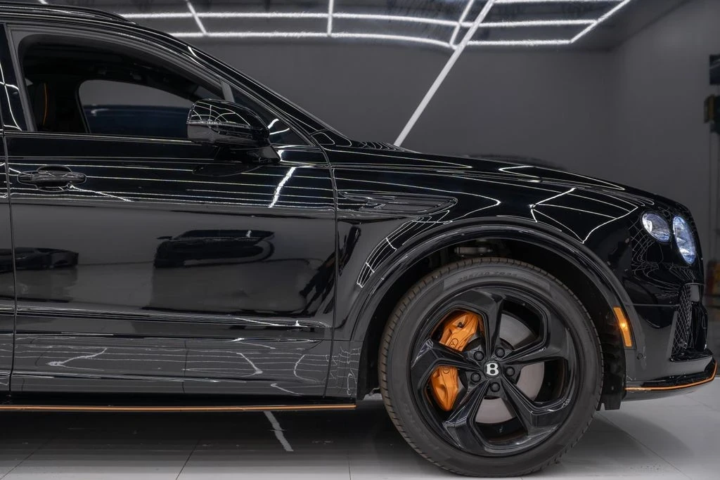 2025 Bentley Bentayga - Image 8 of 21