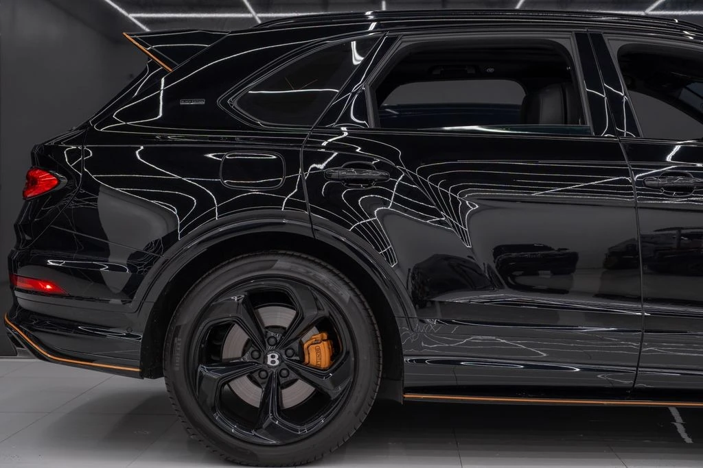 2025 Bentley Bentayga - Image 7 of 21