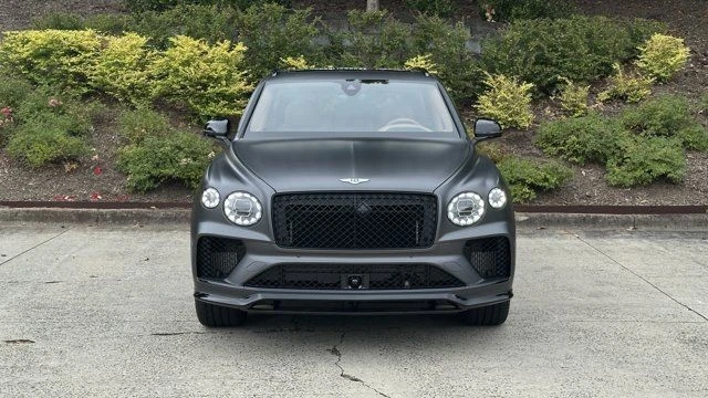 2025 Bentley Bentayga - Image 10 of 21