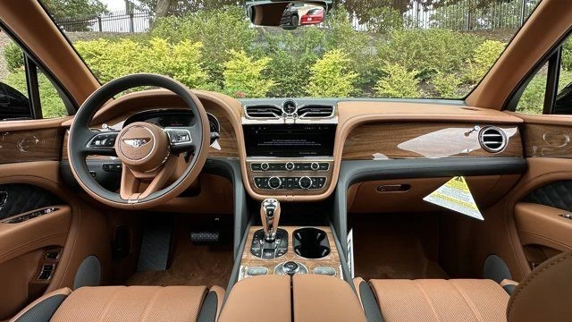 2025 Bentley Bentayga - Image 6 of 21