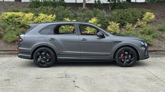 2025 Bentley Bentayga - Image 8 of 21