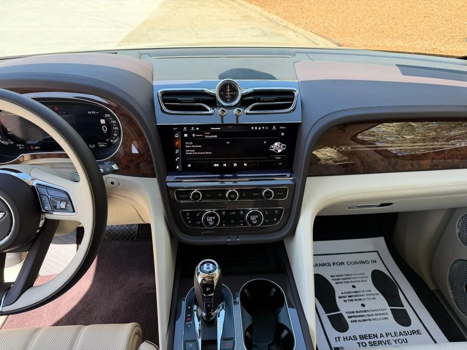 2025 Bentley Bentayga - Image 6 of 21