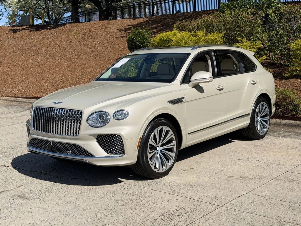 2025 Bentley Bentayga - Image 2 of 21