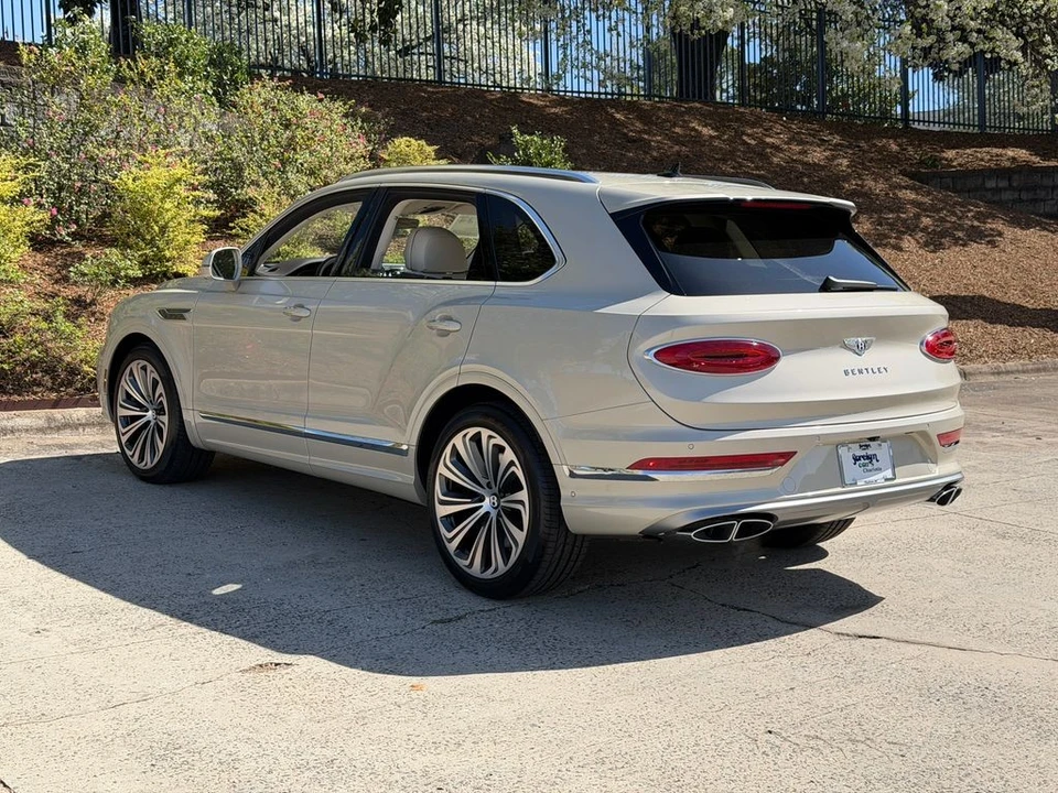 2025 Bentley Bentayga - Image 5 of 21