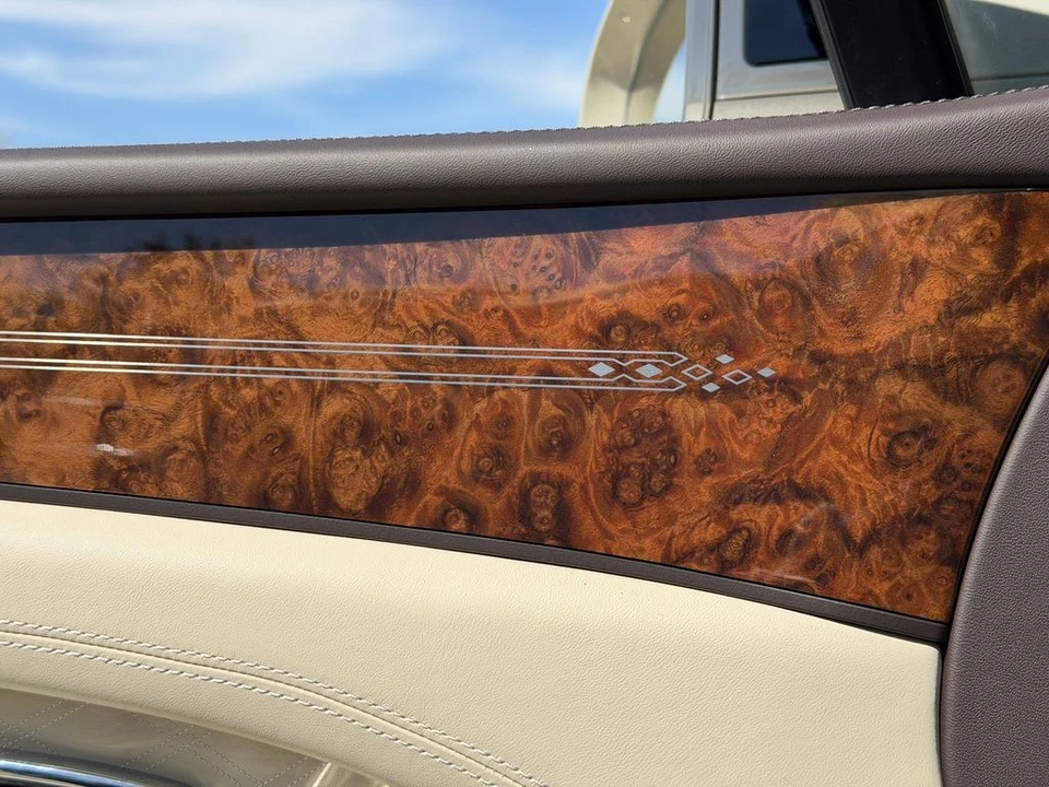 2025 Bentley Bentayga - Image 19 of 21