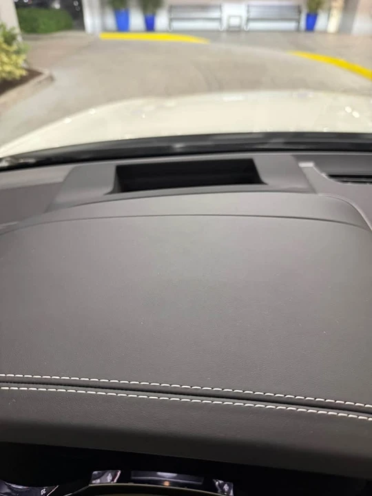 2025 Bentley Bentayga - Image 11 of 20