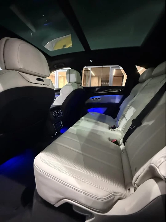 2025 Bentley Bentayga - Image 19 of 20