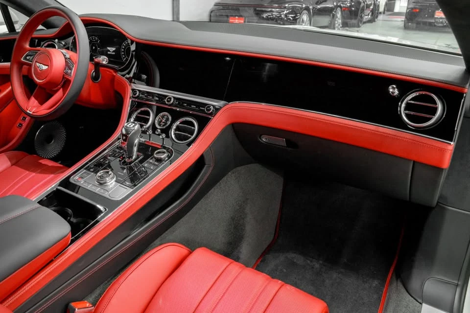 2025 Bentley Continental GT 4th Gen - Image 9 of 15