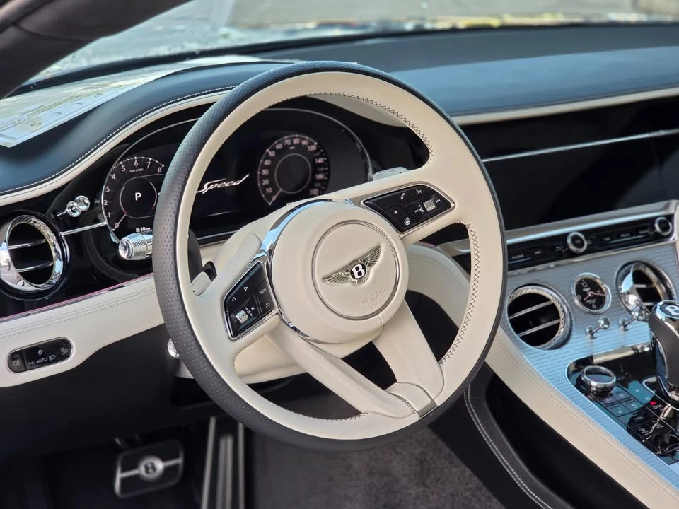2025 Bentley Continental GT 4th Gen - Image 9 of 13