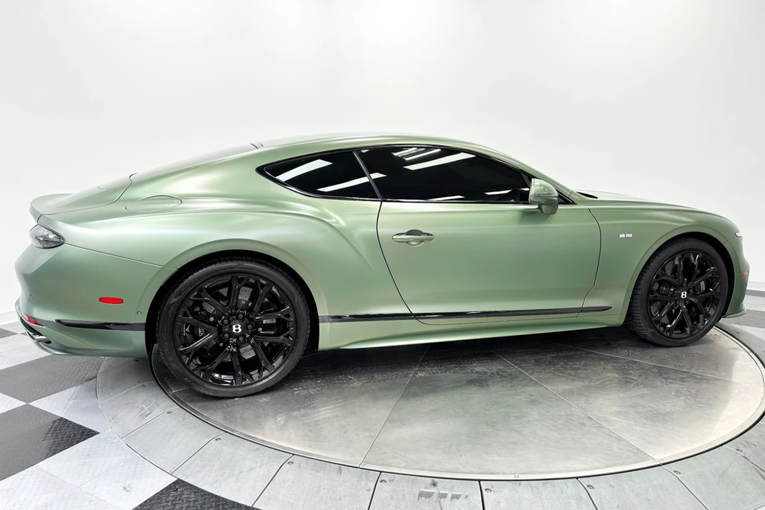 2025 Bentley Continental GT Speed 3rd Gen - Image 9 of 17