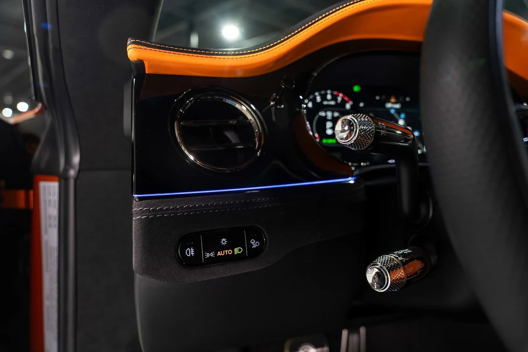 2025 Bentley Continental GT Speed 3rd Gen - Image 18 of 31
