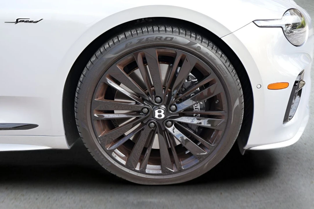 2025 Bentley Continental GT Speed 3rd Gen - Image 6 of 28