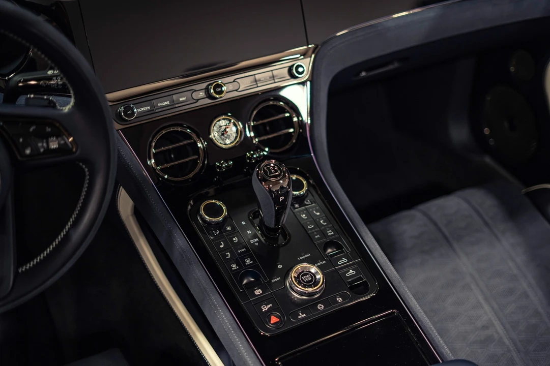 2025 Bentley Continental GTC - Image 14 of 31
