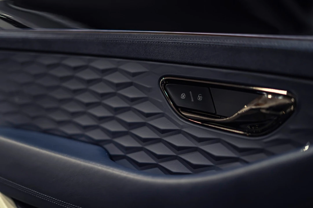 2025 Bentley Continental GTC - Image 11 of 31
