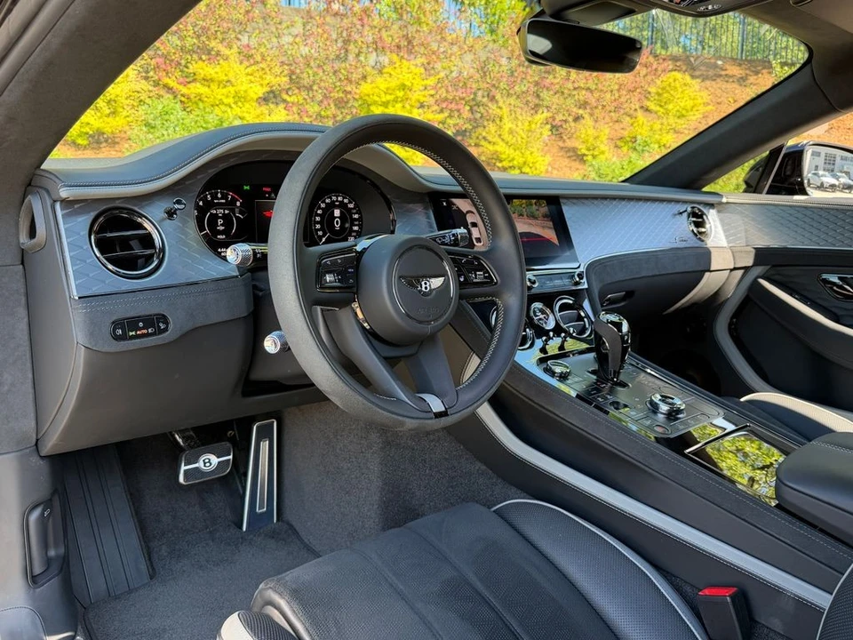 2025 Bentley Continental GT 4th Gen - Image 18 of 31