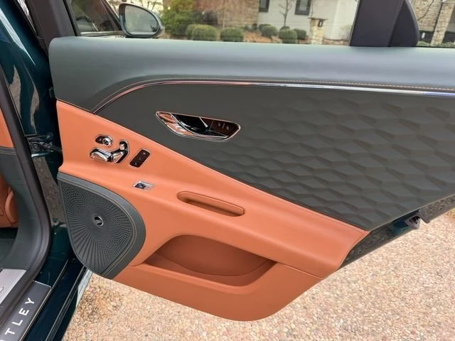 2025 Bentley Continental GT 4th Gen - Image 18 of 19