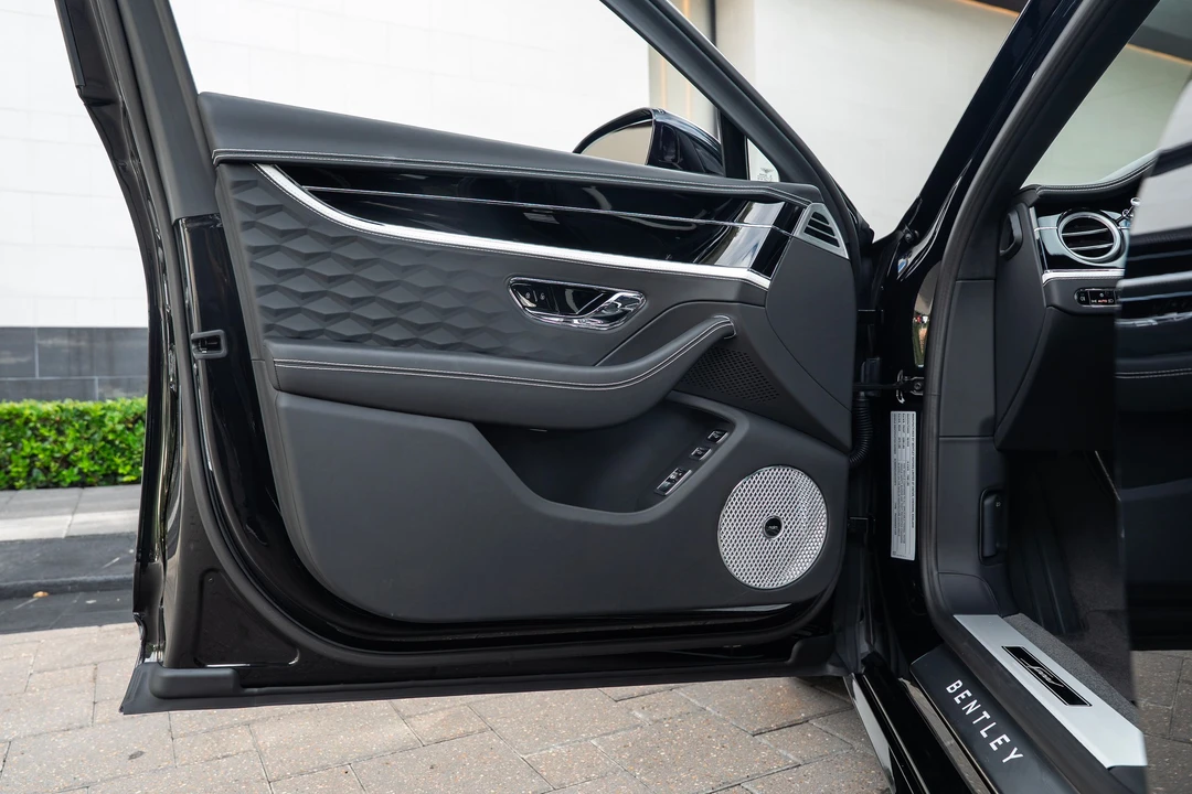 2025 Bentley - Image 7 of 22
