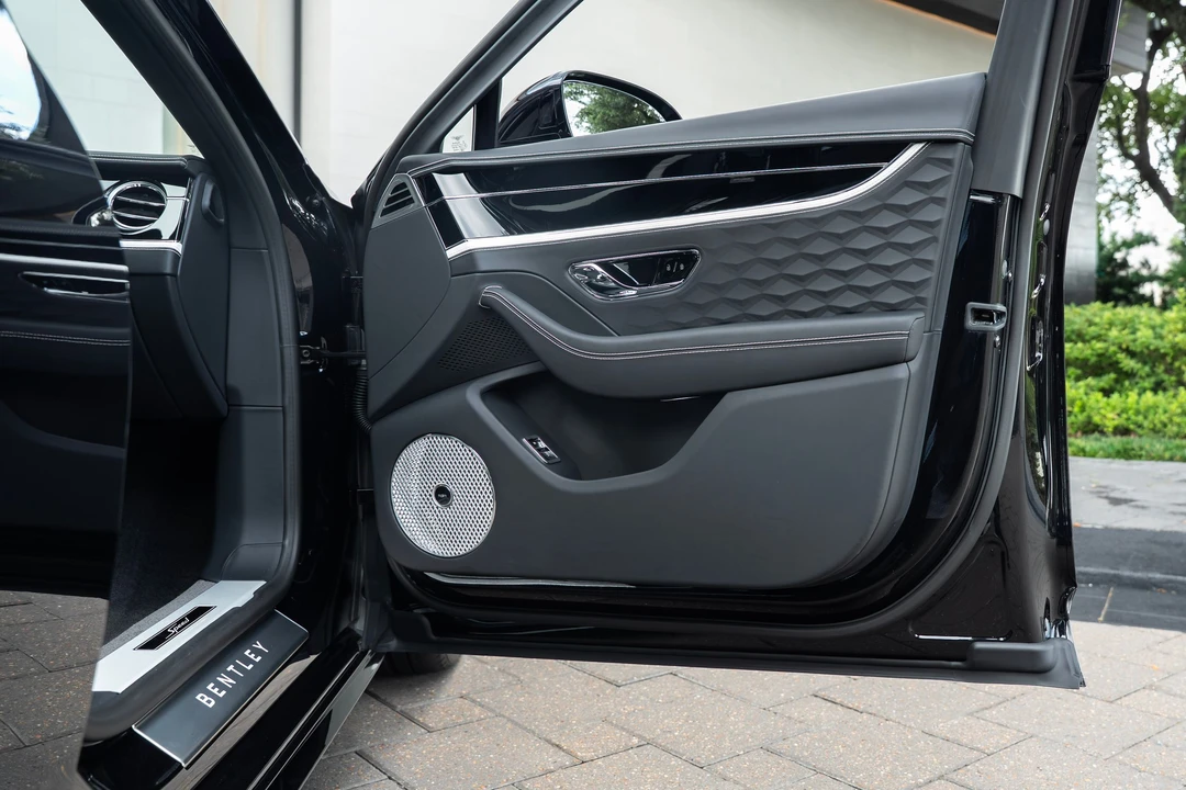 2025 Bentley - Image 20 of 22