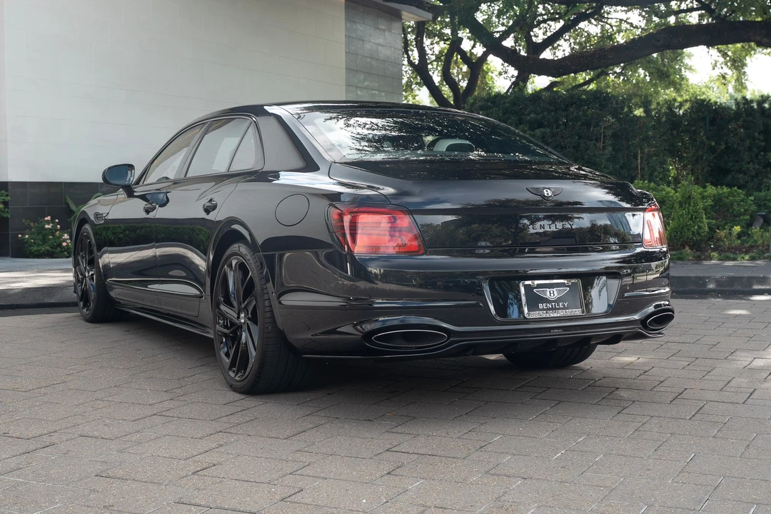 2025 Bentley - Image 16 of 22