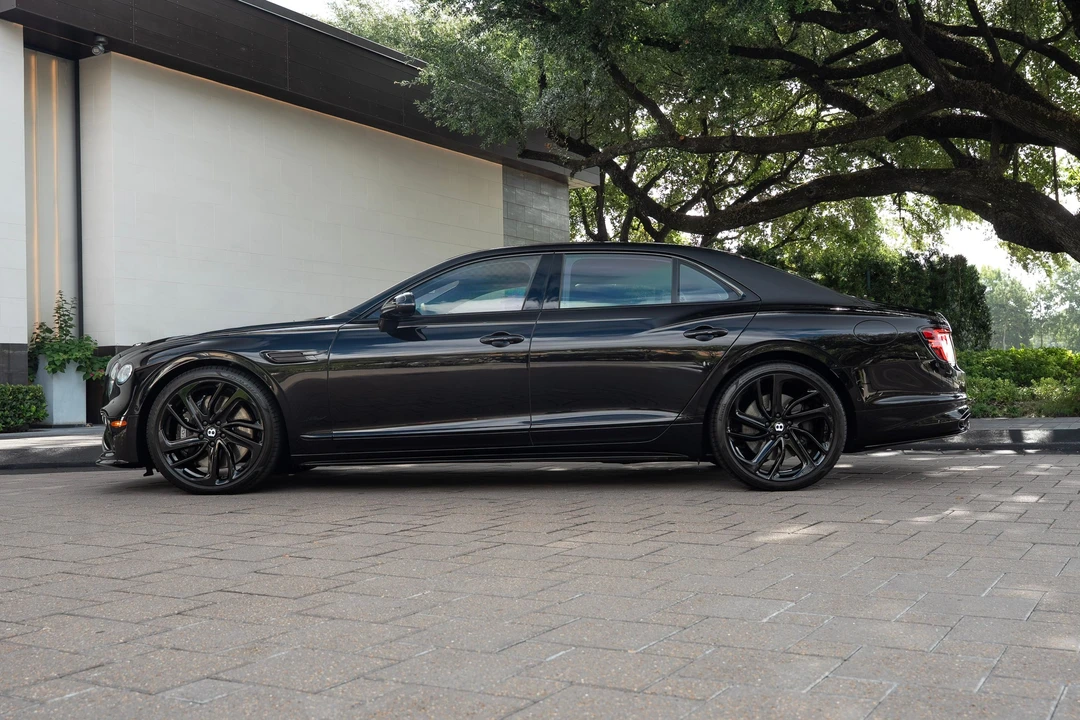 2025 Bentley - Image 17 of 22