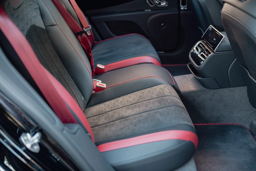 2025 Bentley Continental GT Speed 4th Gen - Image 25 of 29