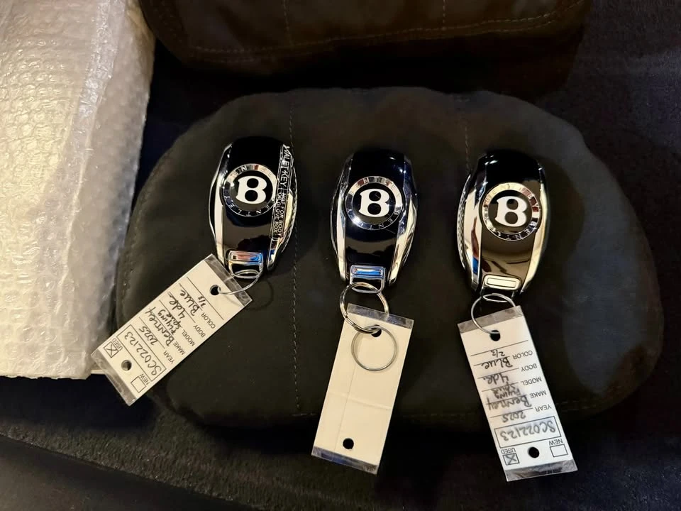 2025 Bentley Continental - Image 19 of 20