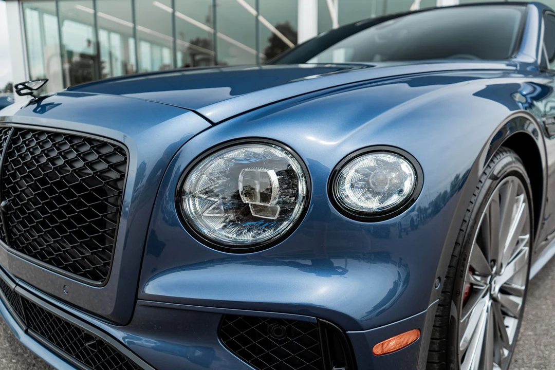 2025 Bentley Continental - Image 23 of 31