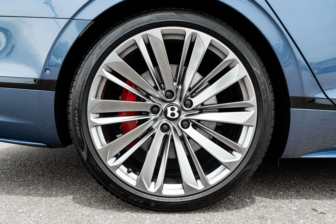 2025 Bentley Continental - Image 15 of 31