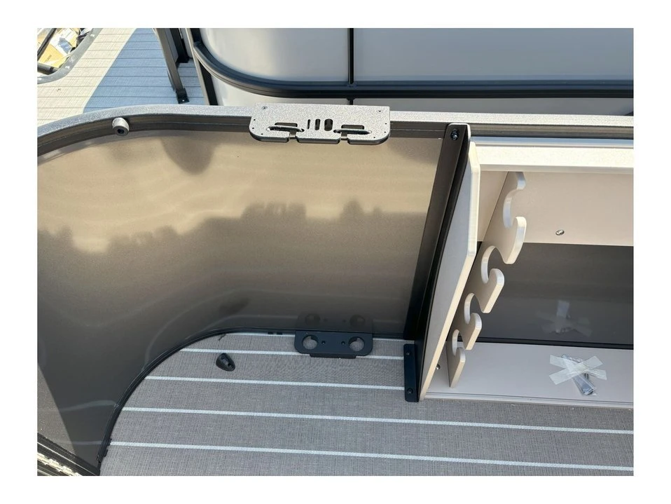 2025 Bentley - Image 18 of 20