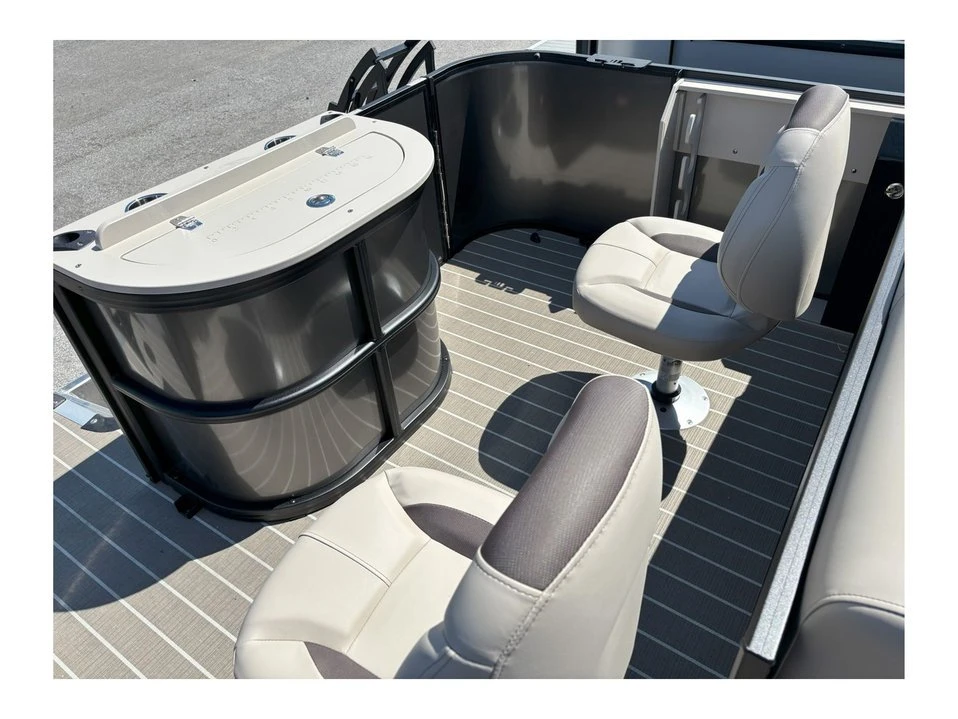 2025 Bentley - Image 14 of 20