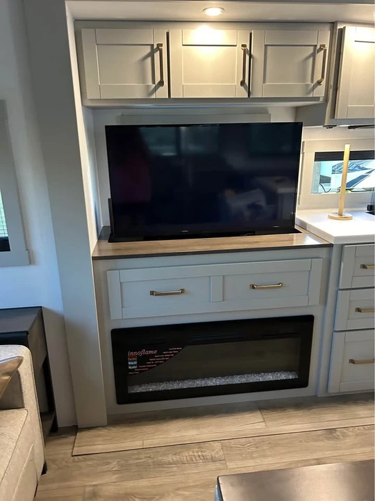 2025 Bentley - Image 20 of 20