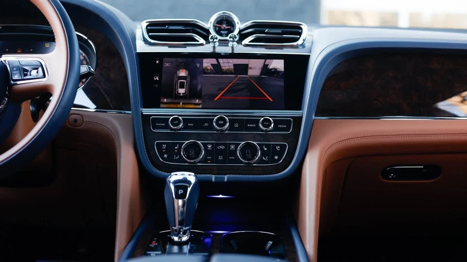 2025 Bentley Azure - Image 14 of 16
