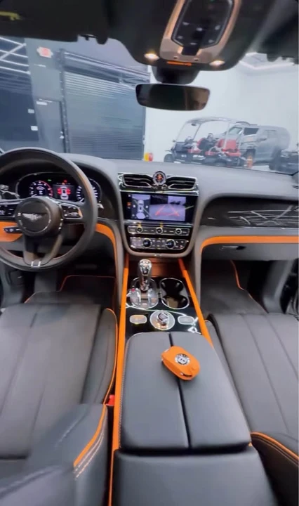 2025 Bentley Bentayga - Image 11 of 14