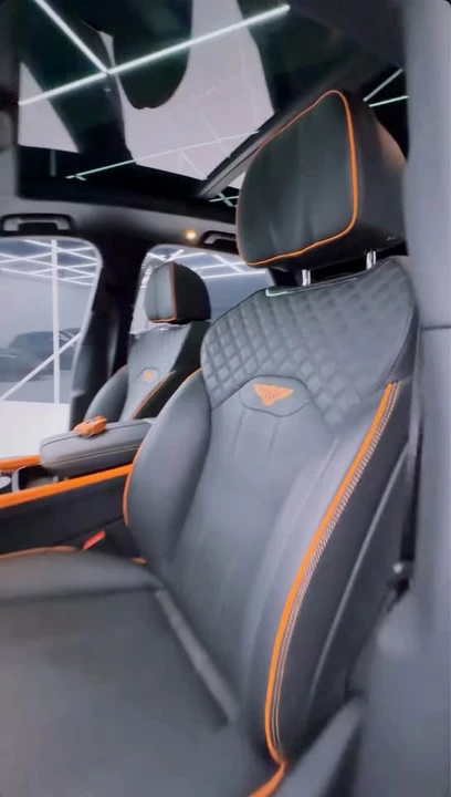 2025 Bentley Bentayga - Image 12 of 14