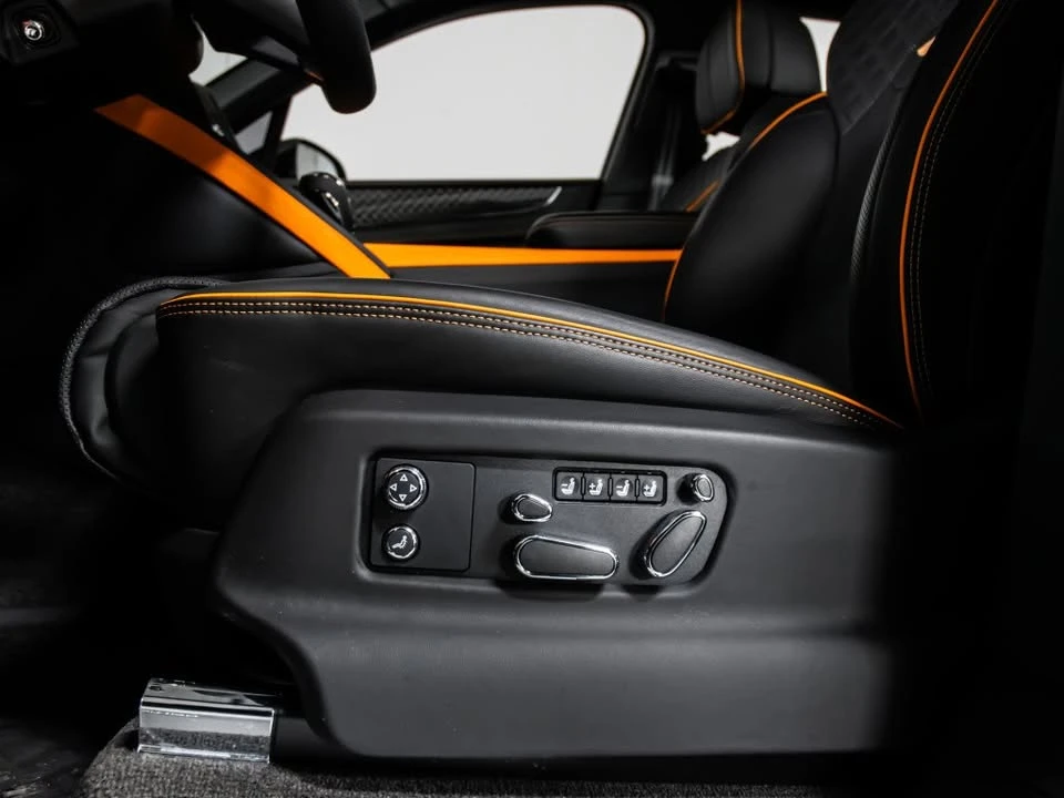 2025 Bentley Bentayga - Image 12 of 19