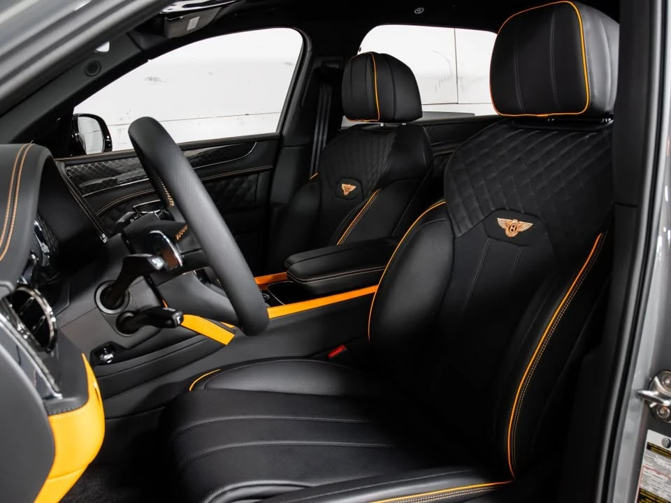 2025 Bentley Bentayga - Image 9 of 19