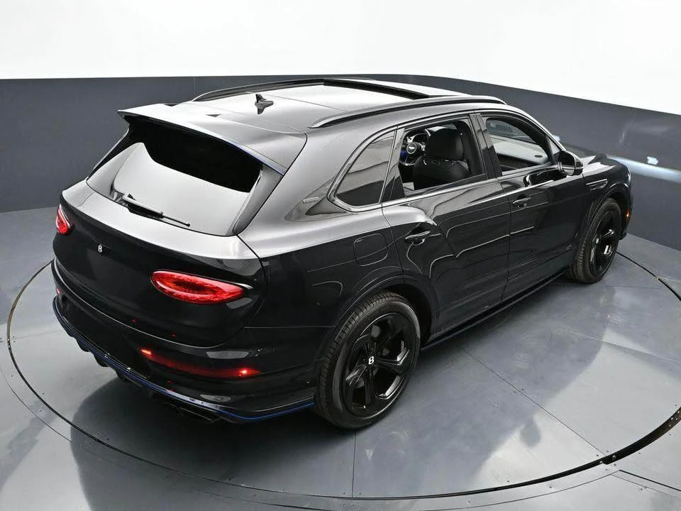 2025 Bentley Bentayga - Image 5 of 10